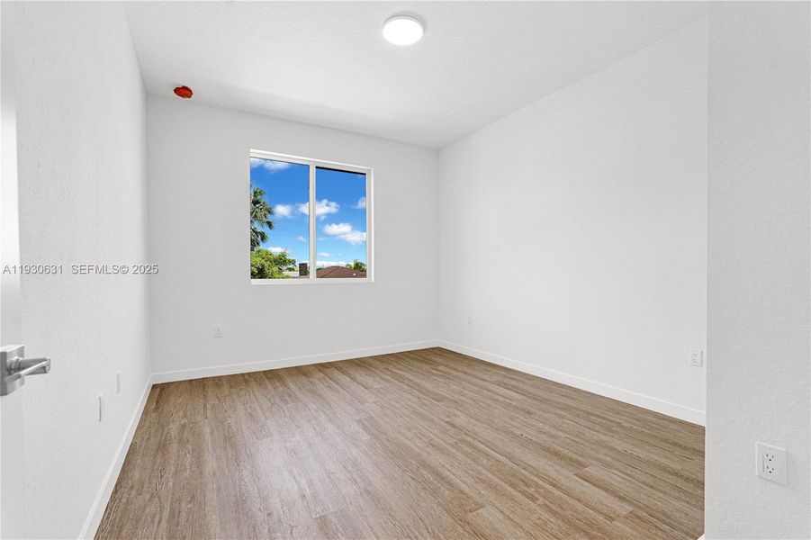 Spacious, unfurnished interior of a new home in , Miami (Image 38).