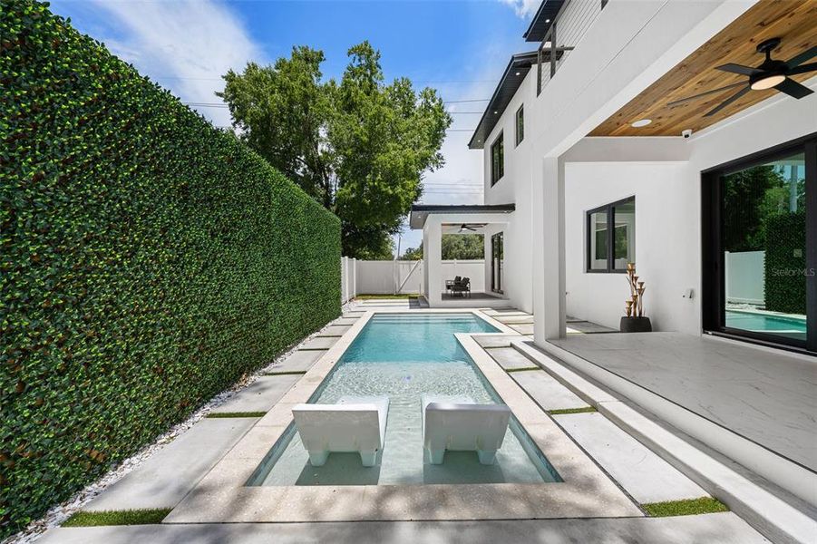 Exterior details and patio area of a home in , Tampa (Image 28).
