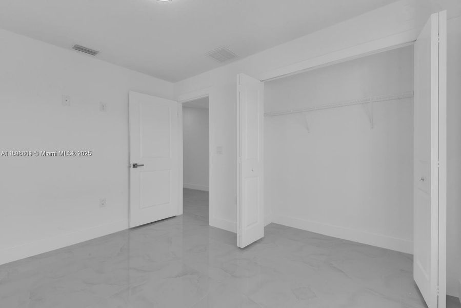Spacious, unfurnished interior of a new home in , Lehigh Acres (Image 28).