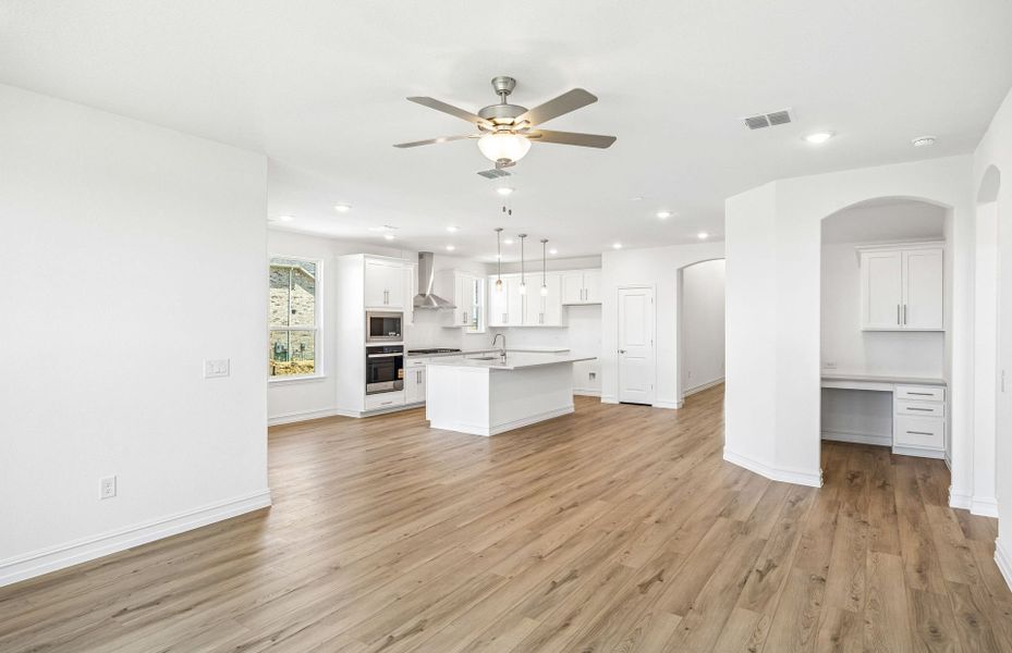 Spacious, unfurnished interior of a new home in Pinnacle at Legacy Hills, Celina (Image 21).