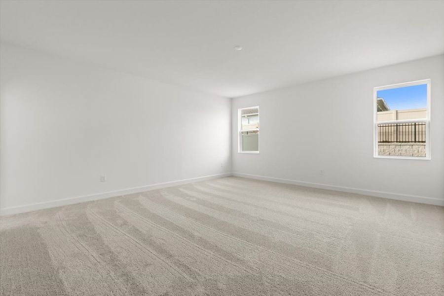 Spacious, unfurnished interior of a new home in Cypress Bluff II, Groveland (Image 5).