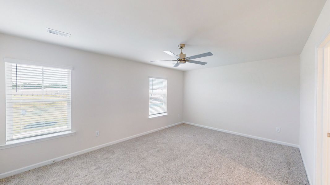 Representative unfurnished interior of a home built from the Stoneycreek Plan for Meece by Veranda Homes in Meece, Easley (Image 19).