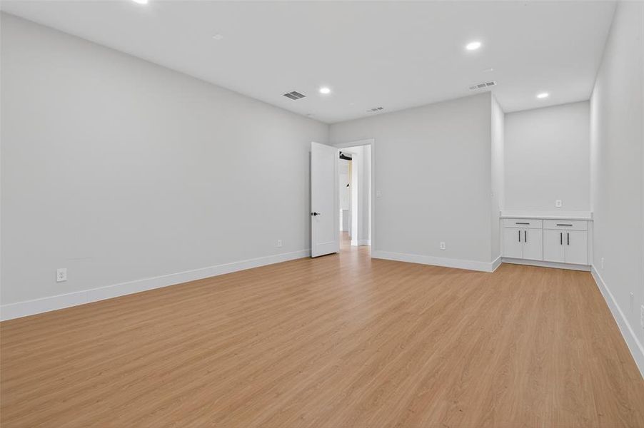 Spacious, unfurnished interior of a new home in , Forney (Image 23).