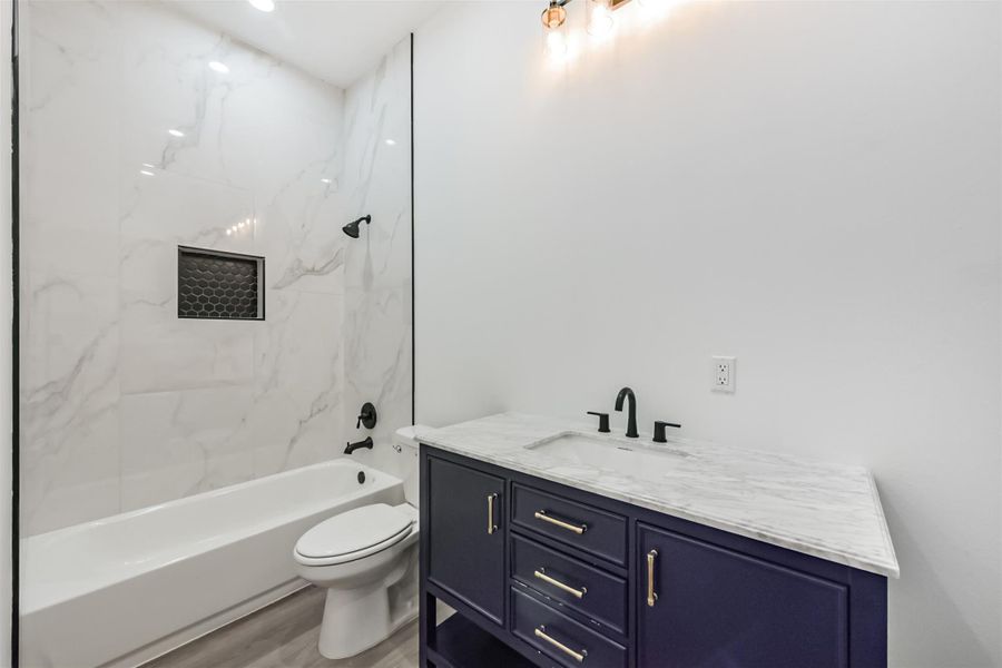 Image 28 of a home in .