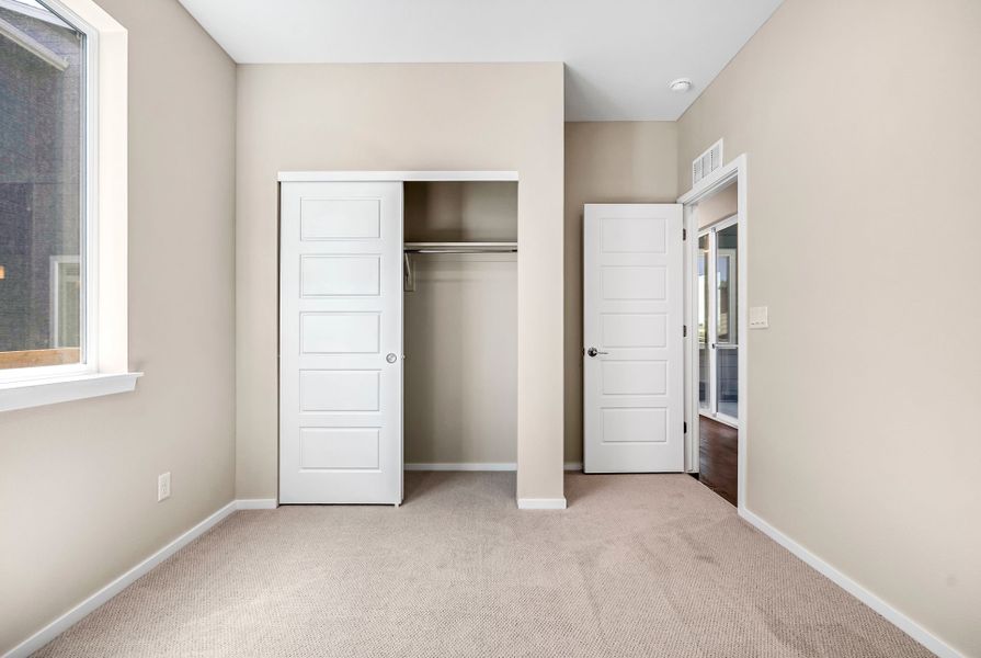 Spacious, unfurnished interior of a new home in Barefoot Village, Firestone (Image 10).