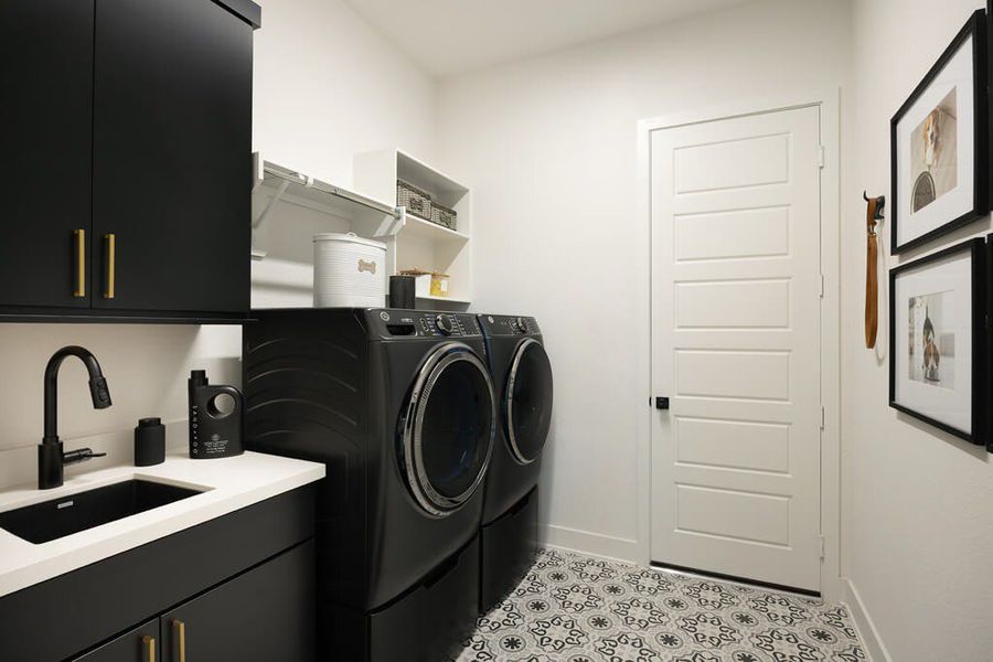 Representative furnished interior of a home built from the Sabine 3972 by J. Patrick Homes in Colton, Montgomery (Image 13).
