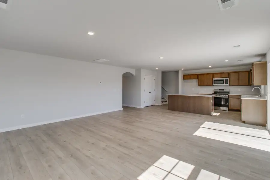 Spacious, unfurnished interior of a new home in Bluefield, Lexington (Image 19).