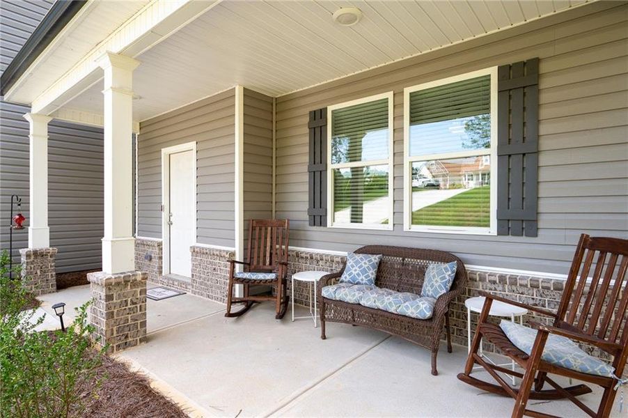 Furnished interior view inside a new home in , Dallas (Image 8).