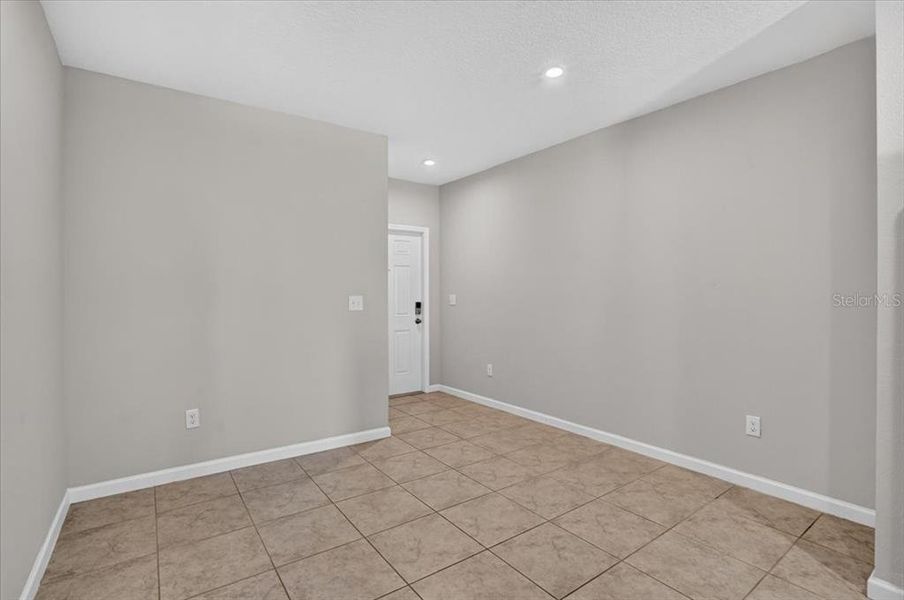 Spacious, unfurnished interior of a new home in , Bradenton (Image 21).