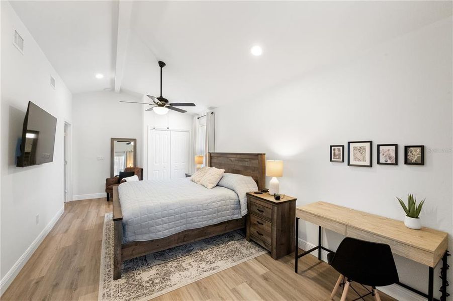 Furnished interior view inside a new home in , Tarpon Springs (Image 51).