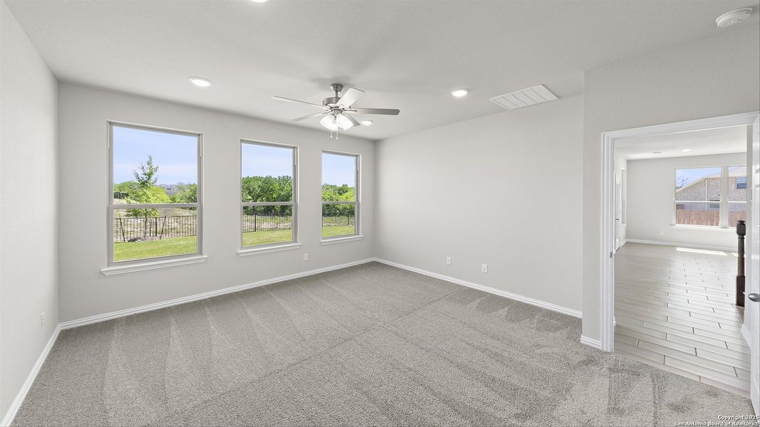 Spacious, unfurnished interior of a new home in Vista Ridge, Live Oak (Image 14).