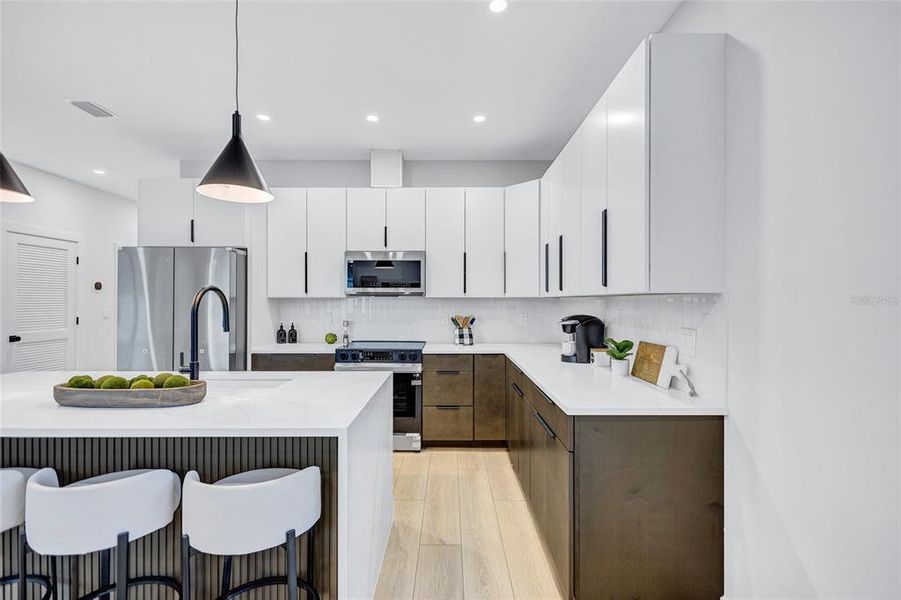 Furnished interior view inside a new home in , Gulfport (Image 11).