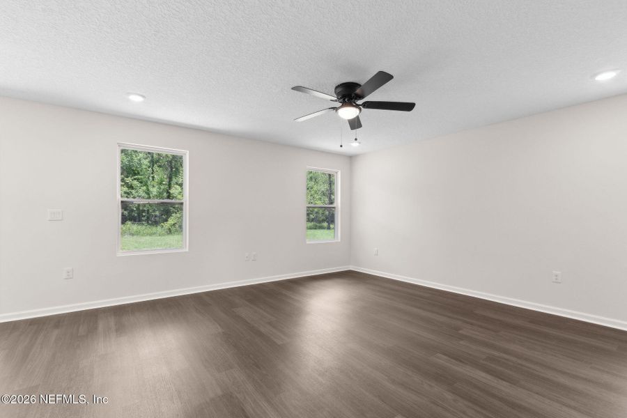 Spacious, unfurnished interior of a new home in , Jacksonville (Image 21).