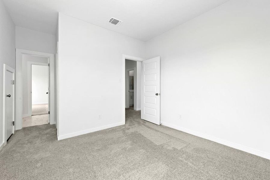 Spacious, unfurnished interior of a new home in Santa Rita Ranch, Liberty Hill (Image 27). Spacious, unfurnished interior of a new home in Santa Rita Ranch, Liberty Hill (Image 27).