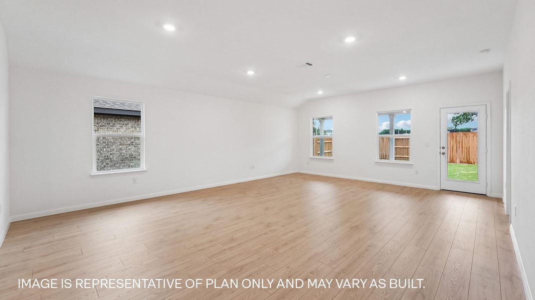 Spacious, unfurnished interior of a new home in Bar W Ranch, Leander (Image 9).