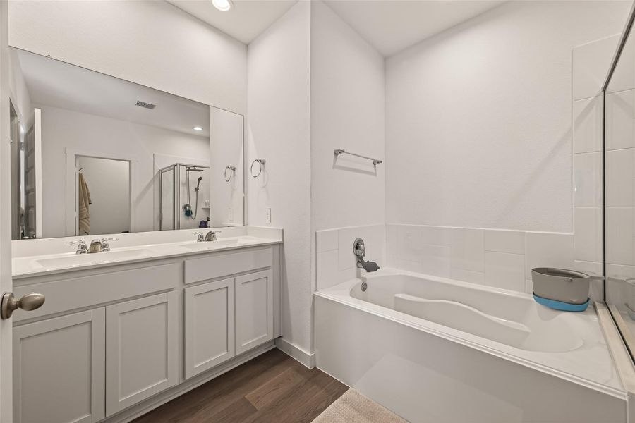 Furnished interior view inside a new home in Westland Ranch 50' Homesites, League City (Image 35).