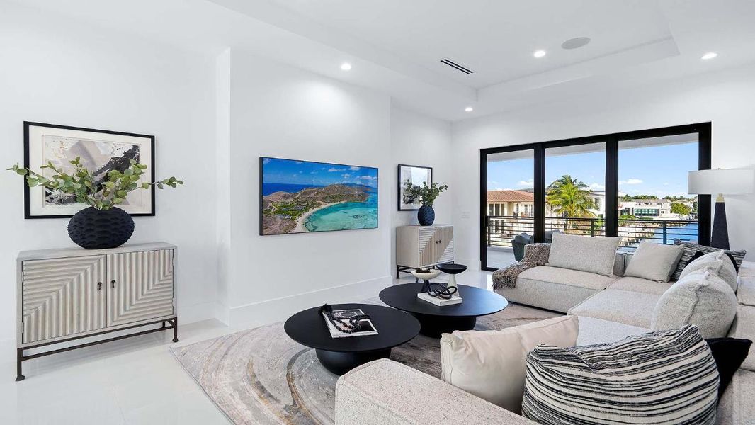 721 NE Marine Dr (22) 721 NE Marine Dr (22)