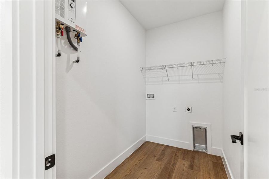 Spacious, unfurnished interior of a new home in , Tampa (Image 32).