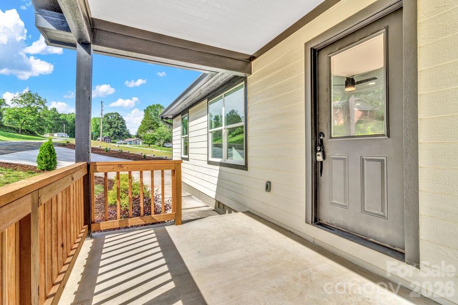 Exterior details and patio area of a home in , Marion (Image 16).