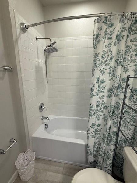 Furnished interior view inside a new home in , Winter Garden (Image 52).