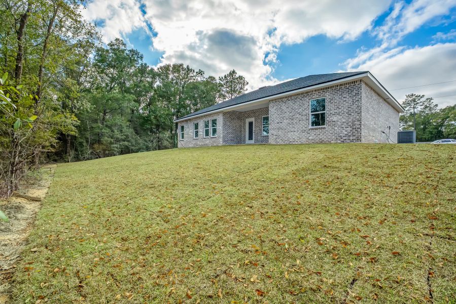 Exterior details and patio area of a home in , Crestview (Image 26).