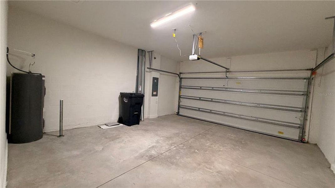 Spacious, unfurnished interior of a new home in Seaire, Parrish (Image 9).