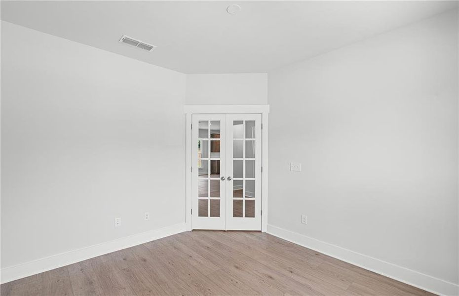 Spacious, unfurnished interior of a new home in Hunters Creek, Flowery Branch (Image 15). Spacious, unfurnished interior of a new home in Hunters Creek, Flowery Branch (Image 15).