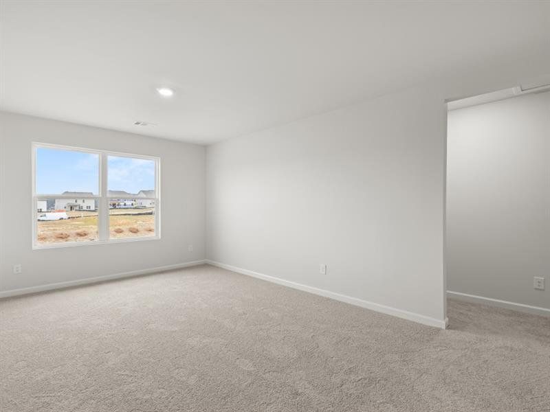 Spacious, unfurnished interior of a new home in Lost Creek, Dallas (Image 30).