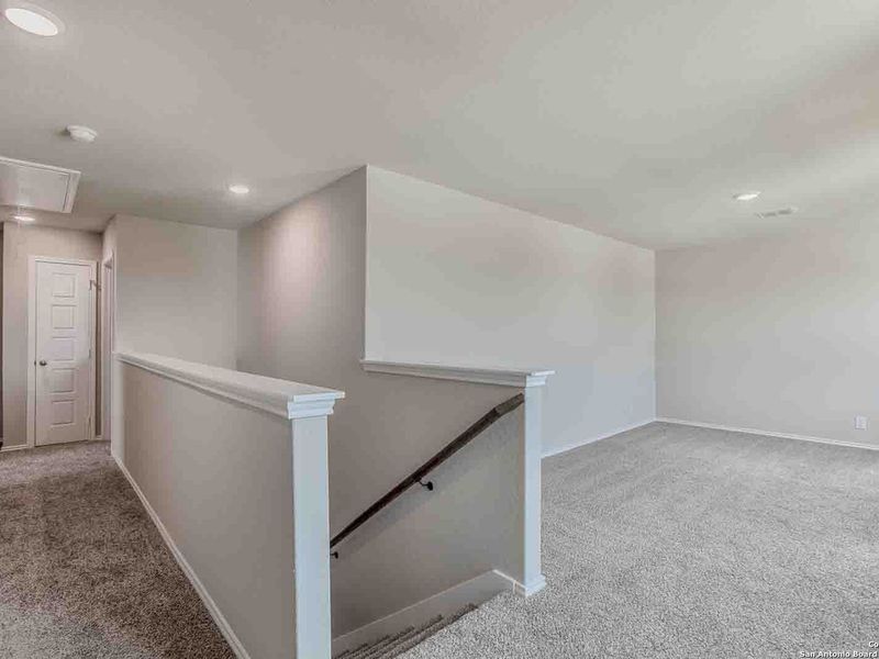 Spacious, unfurnished interior of a new home in Hannah Heights, Seguin (Image 29).