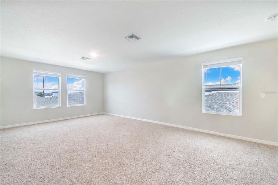 Spacious, unfurnished interior of a new home in Lawson Dunes, Haines City (Image 16).