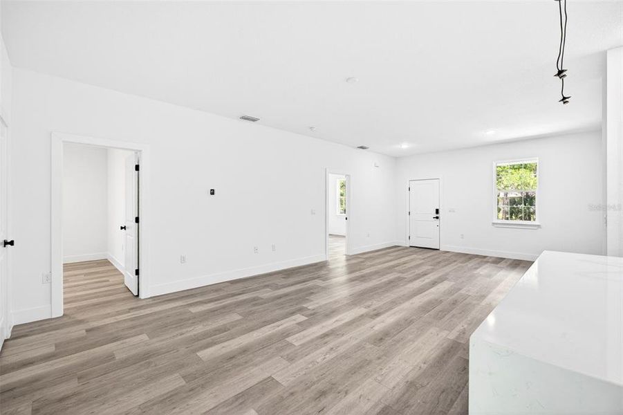 Spacious, unfurnished interior of a new home in , Port Charlotte (Image 26).