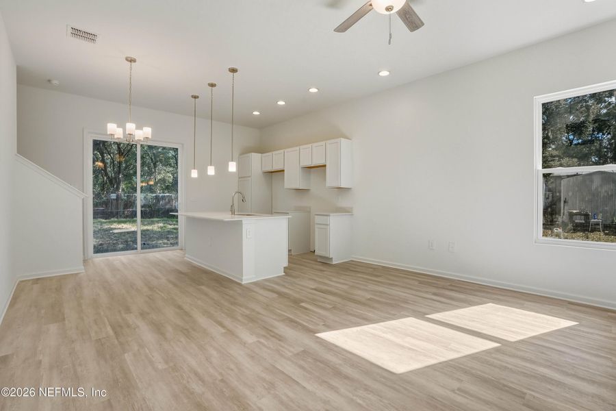 Spacious, unfurnished interior of a new home in , Jacksonville (Image 14).