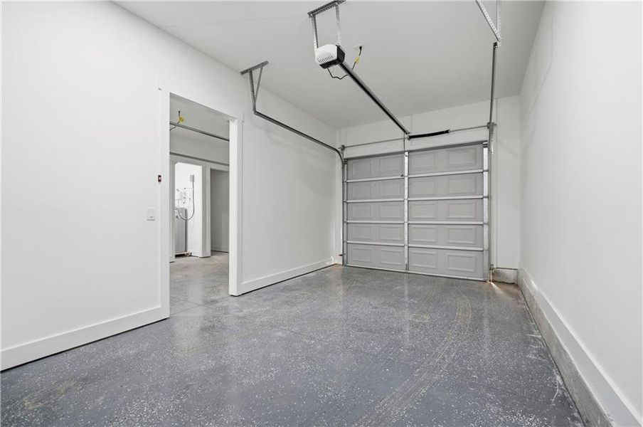 Spacious, unfurnished interior of a new home in , Atlanta (Image 19).