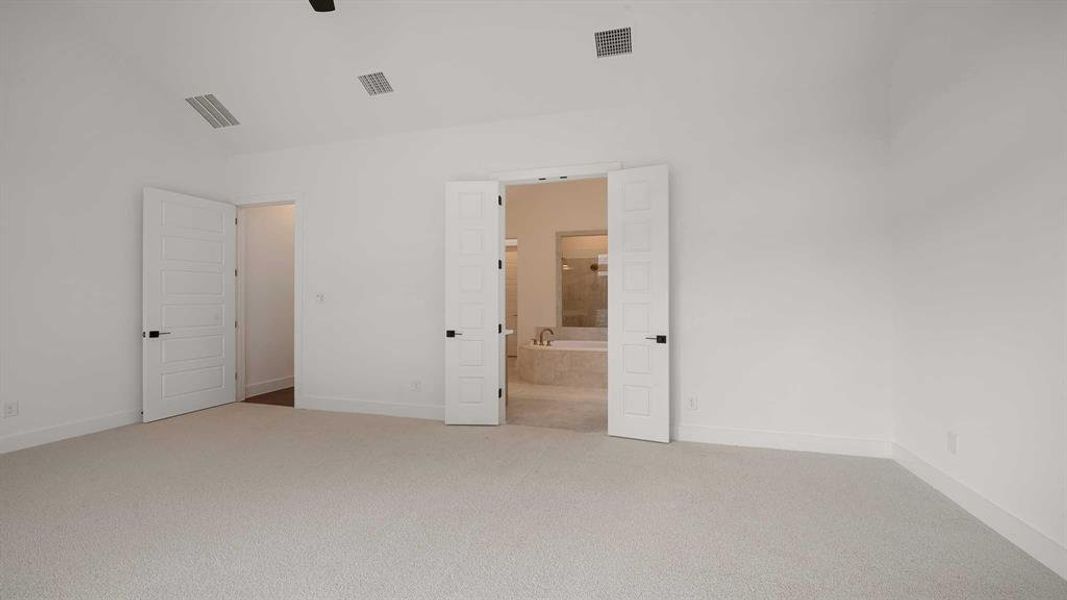 Spacious, unfurnished interior of a new home in Hillstead, Lavon (Image 22).