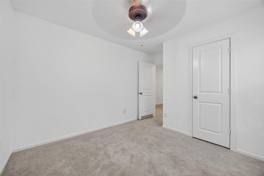 Spacious, unfurnished interior of a new home in Anniston, Katy (Image 37).