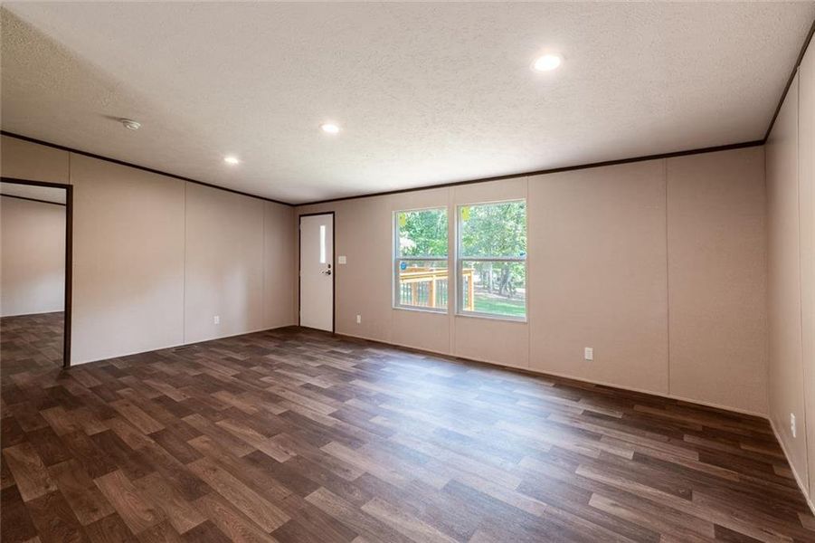 Spacious, unfurnished interior of a new home in , Dahlonega (Image 32).