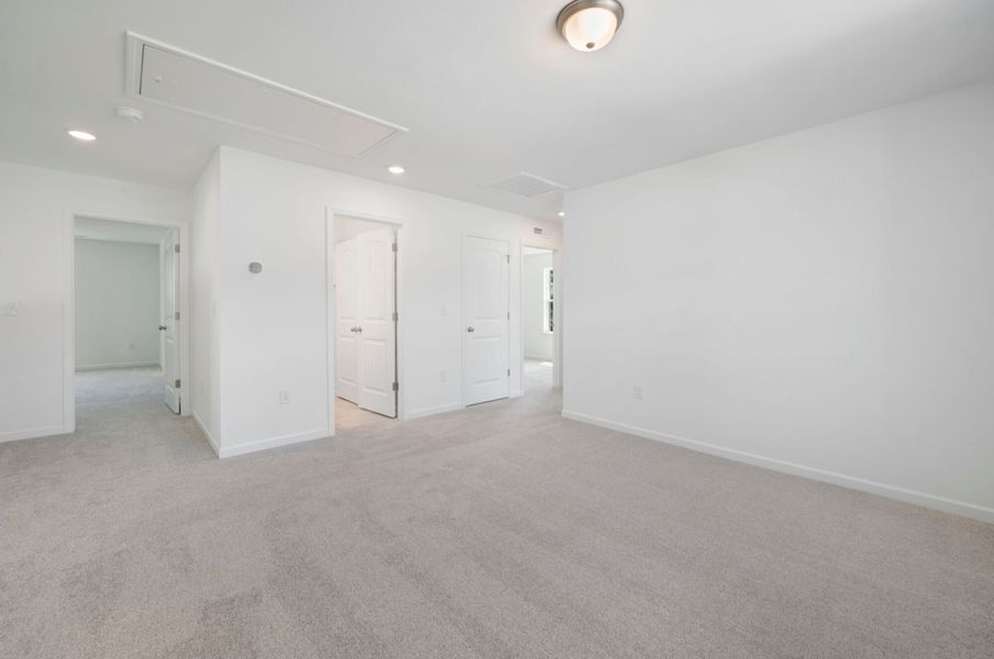 Spacious, unfurnished interior of a new home in Providence Creek, Fuquay Varina (Image 30).