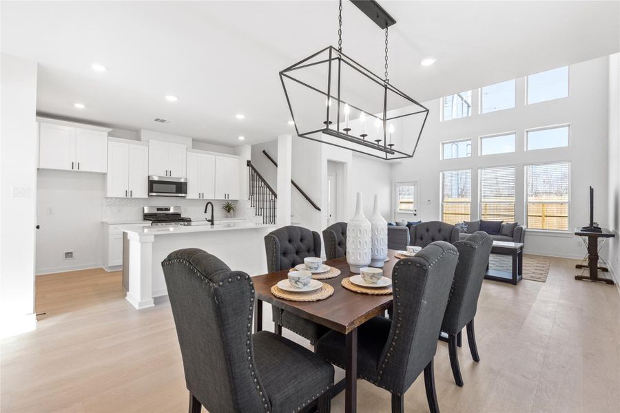 Furnished interior view inside a new home in Kendall Lakes, Alvin (Image 15).
