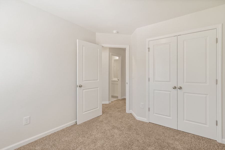 Representative unfurnished interior of a home built from the Haven by Veranda Homes in Pinehaven, Laurens (Image 24).