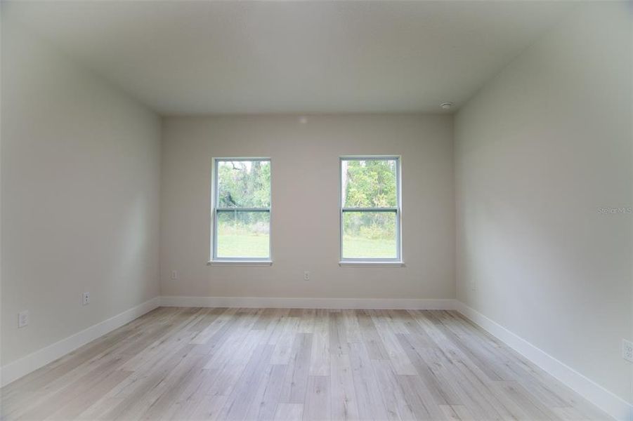 Spacious, unfurnished interior of a new home in , Ocala (Image 12).