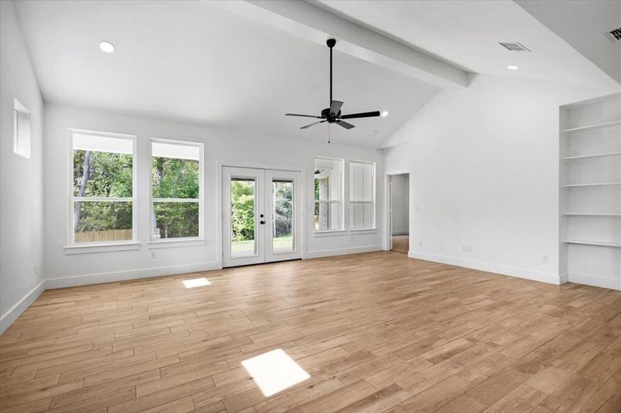 Spacious, unfurnished interior of a new home in , Lindale (Image 18).
