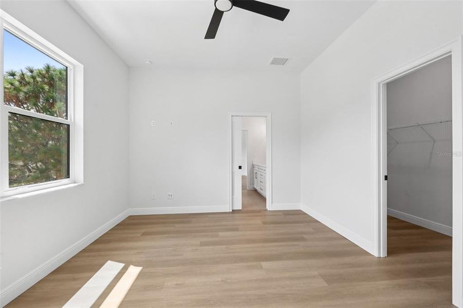 Spacious, unfurnished interior of a new home in , Tampa (Image 70).