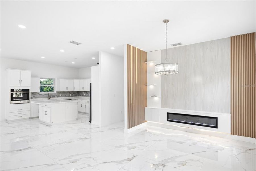 Spacious, unfurnished interior of a new home in , Orlando (Image 19).