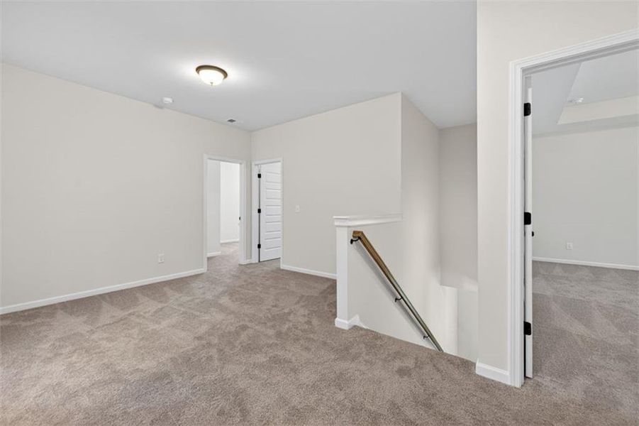 Spacious, unfurnished interior of a new home in Oakmont, Dallas (Image 41).