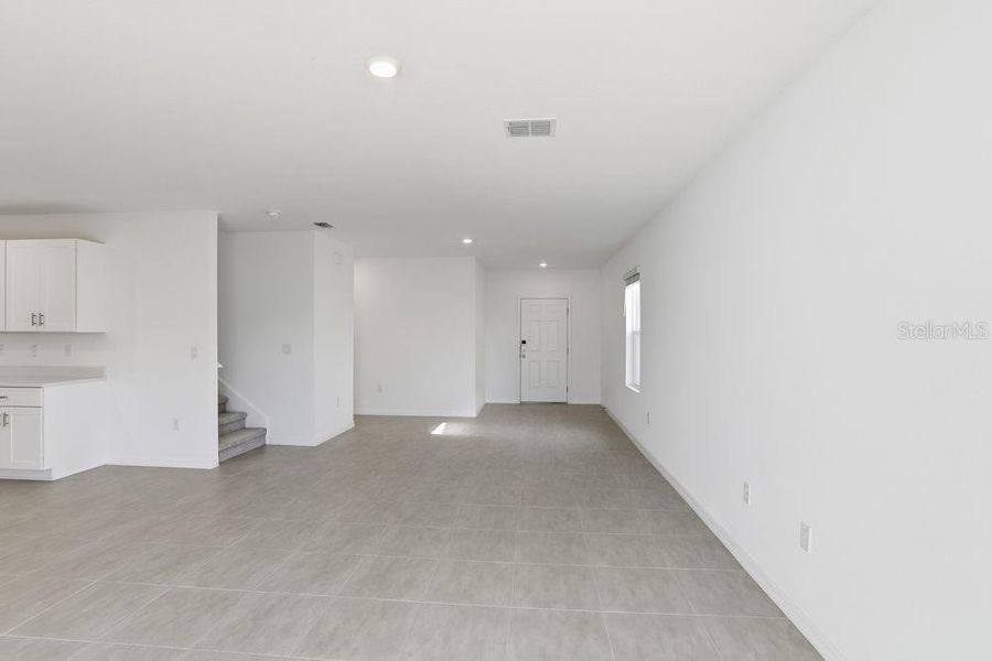 Spacious, unfurnished interior of a new home in Marion Creek, Haines City (Image 39).