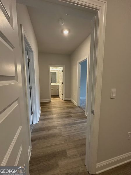 Spacious, unfurnished interior of a new home in Mirror Lake at South Harbour, Villa Rica (Image 19).