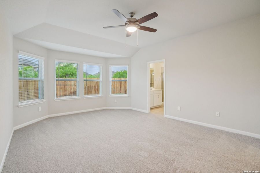 Spacious, unfurnished interior of a new home in Sagebrooke - Premier Series, San Antonio (Image 23).