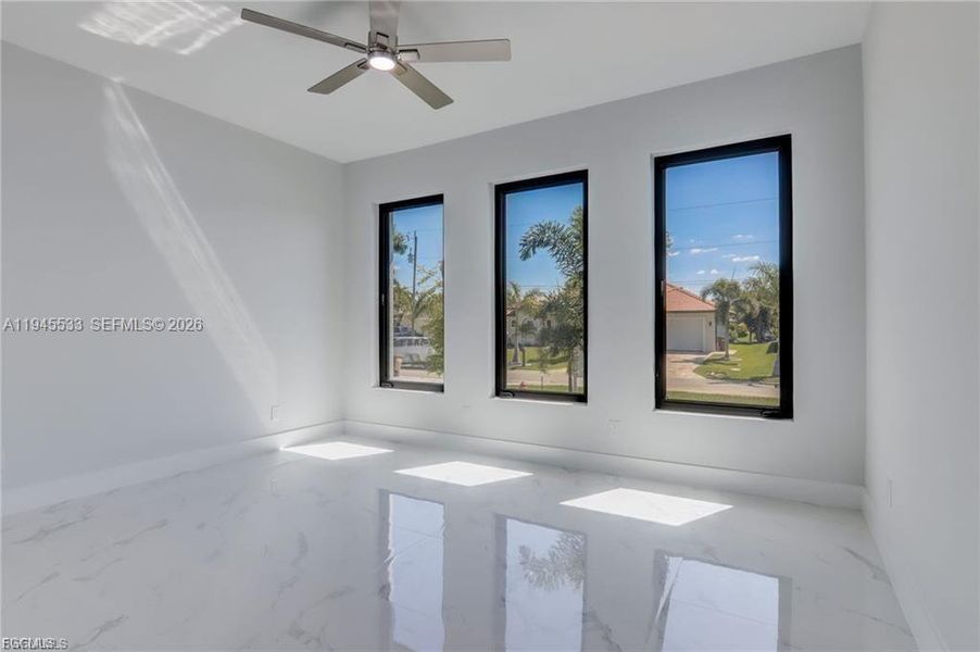 Spacious, unfurnished interior of a new home in , Cape Coral (Image 37).