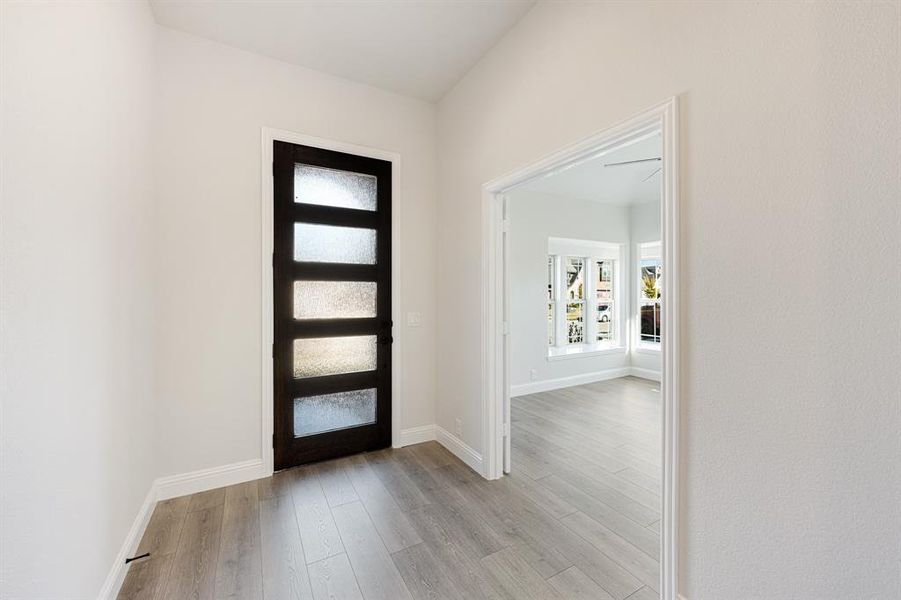 Spacious, unfurnished interior of a new home in Maplewood, Glenn Heights (Image 22).