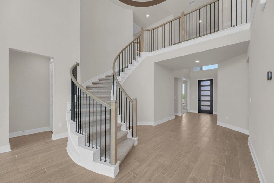 Representative image. Features, selections and colors may vary.